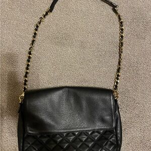 Elegant Black Quilted Shoulder Bag